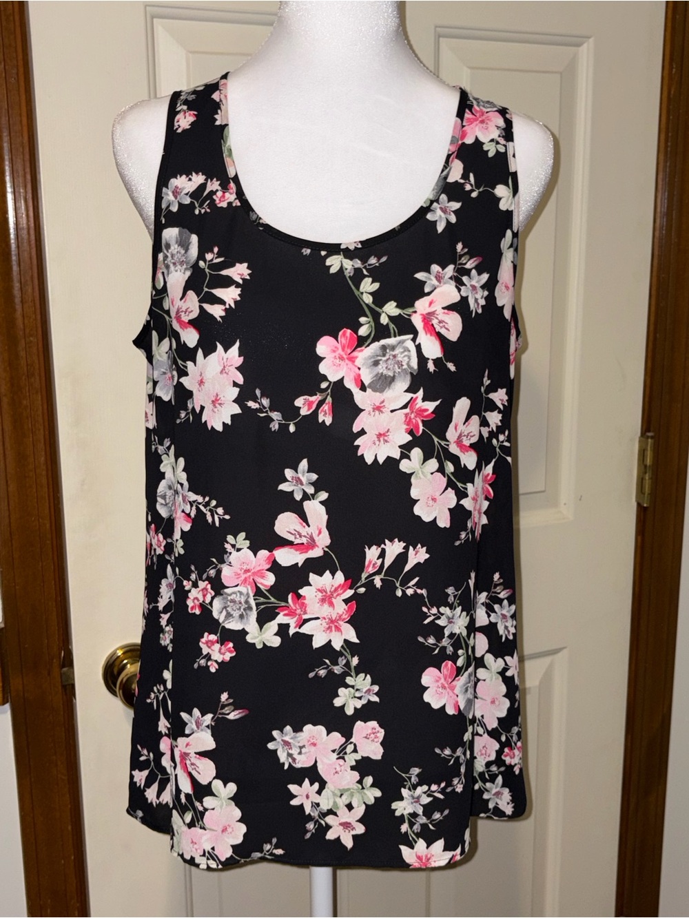 Express Split Back Black Pink White Floral Chiffon Sleeveless Scoop Neck Tank M